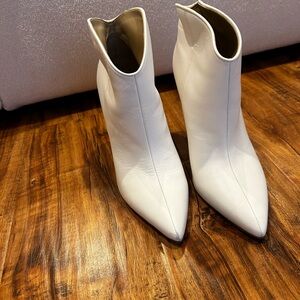 Marc fisher white ankle bootie. Size 7.5